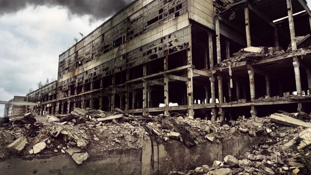 Circa 130 de oameni, salvați până acum de sub dărâmăturile Teatrului din Mariupol, din cei 1.000 adăpostiți acolo