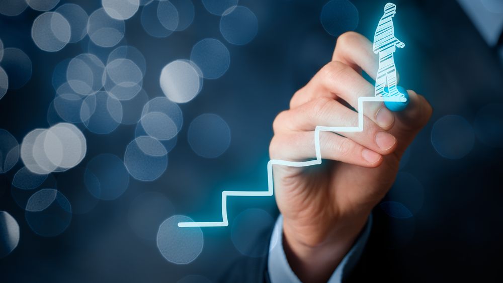 Sase abilitati care te ajuta sa ramai in piata muncii si sa ai performante la job