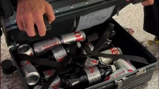 O vedetă din SUA a venit în vacanță în Europa cu o valiză de Diet Coke, convinsă că e interzisă aici