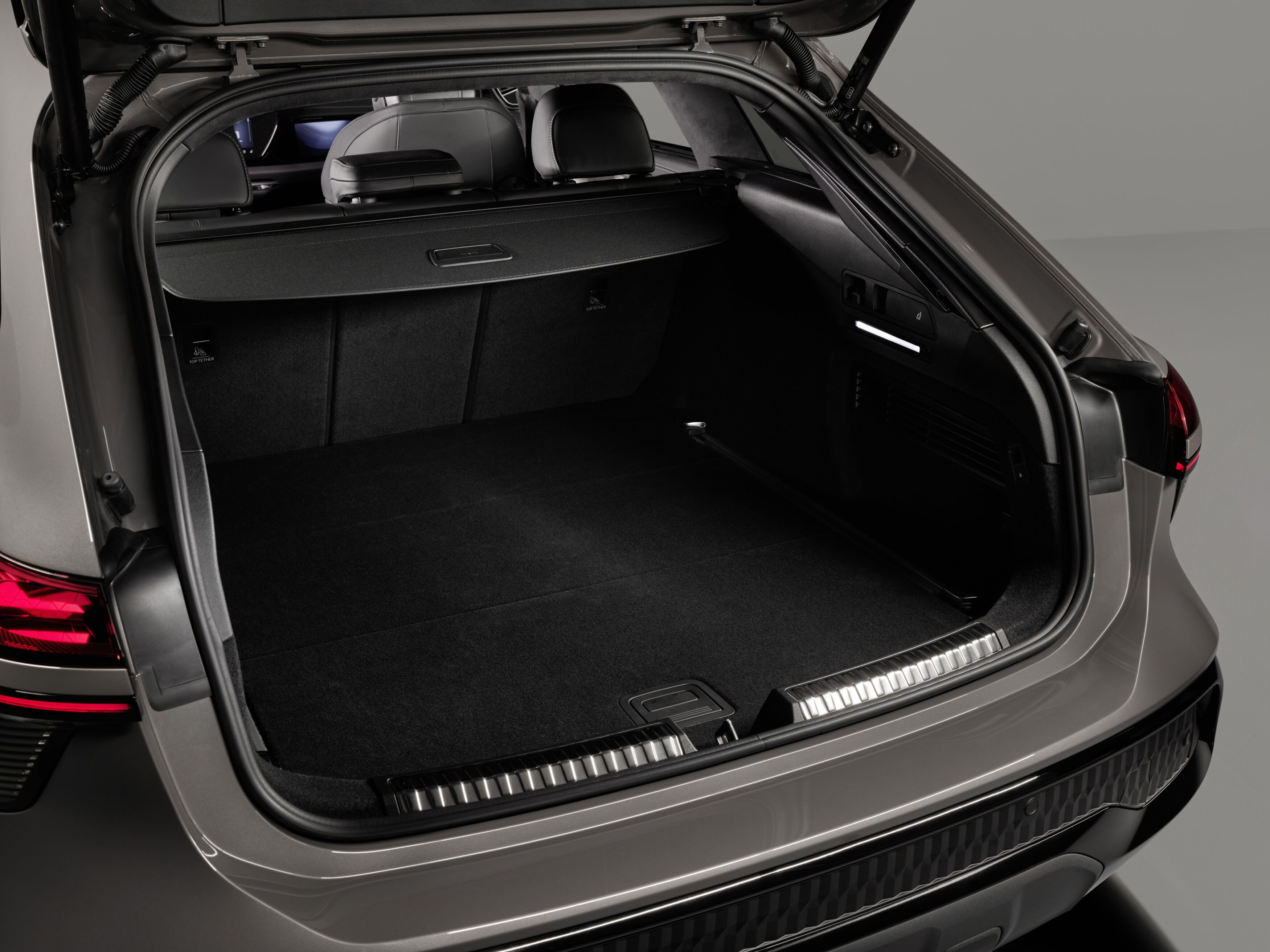FOTO | Noul Audi A6 Allroad, disponibil și în România. Care sunt prețurile - Poza 9