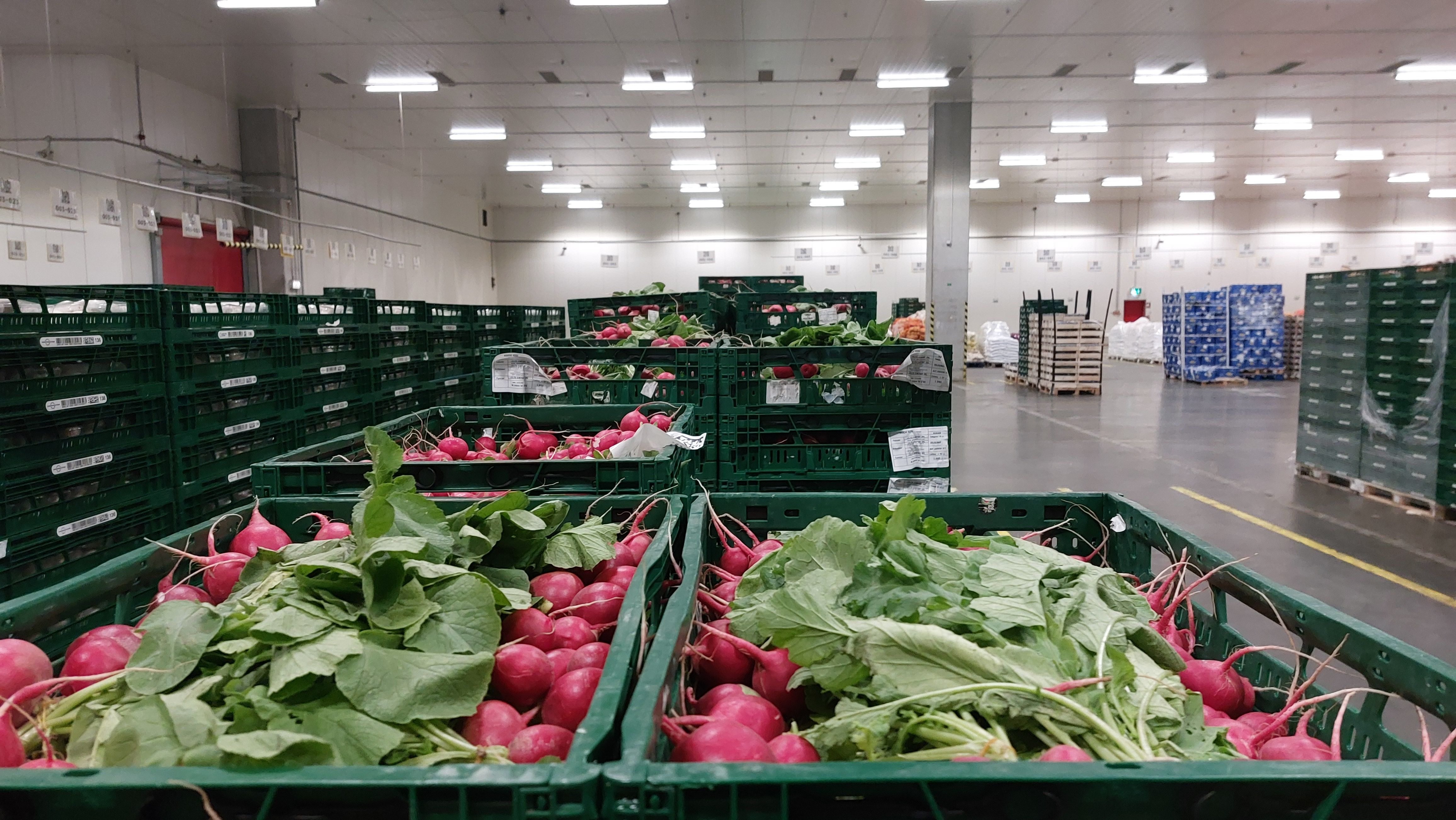 FOTO | ”Mașinăria” din spatele magazinelor Kaufland: Imagini exclusive din centrul logistic de la Turda al nemților - Poza 47