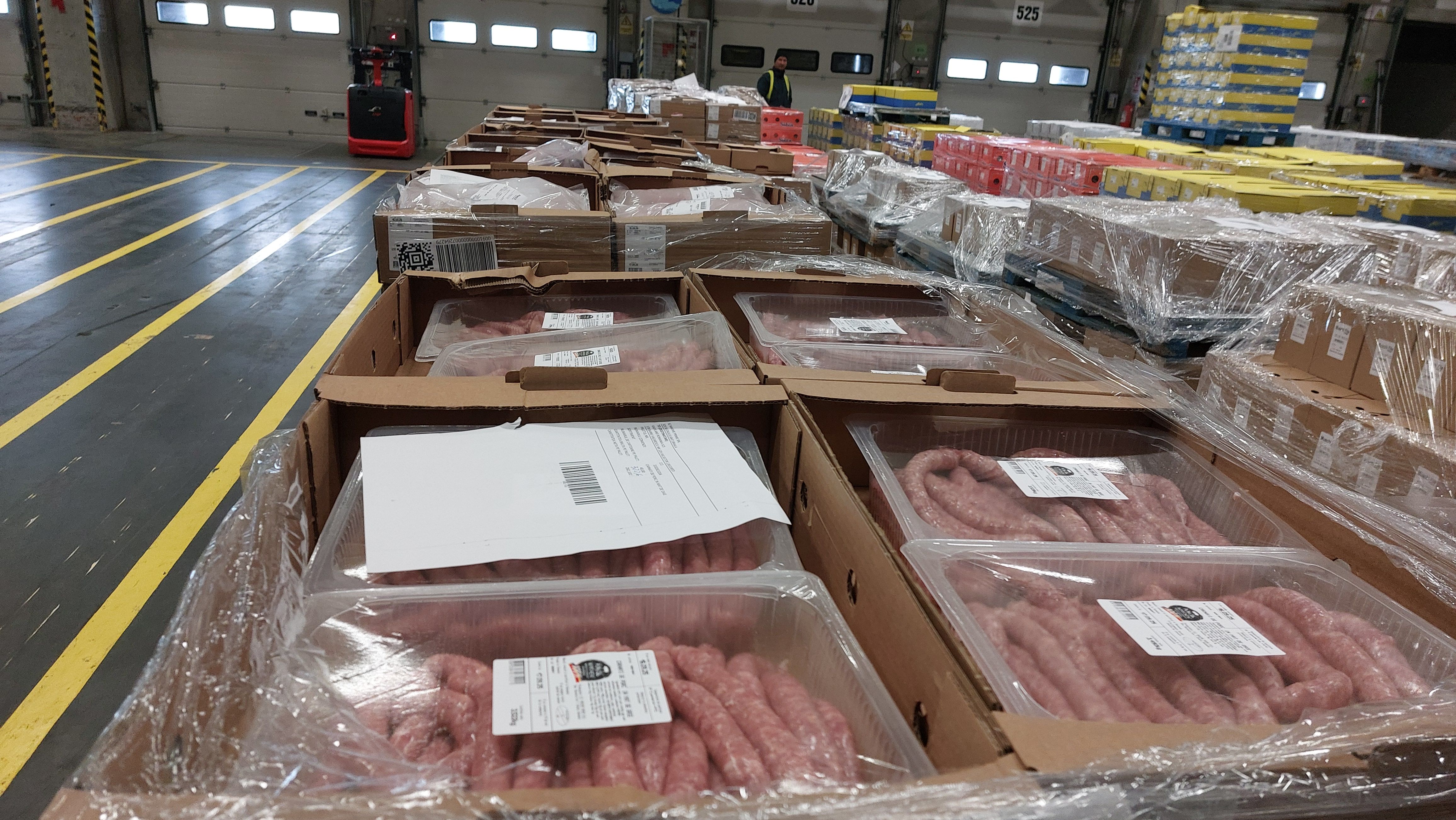 FOTO | ”Mașinăria” din spatele magazinelor Kaufland: Imagini exclusive din centrul logistic de la Turda al nemților - Poza 46