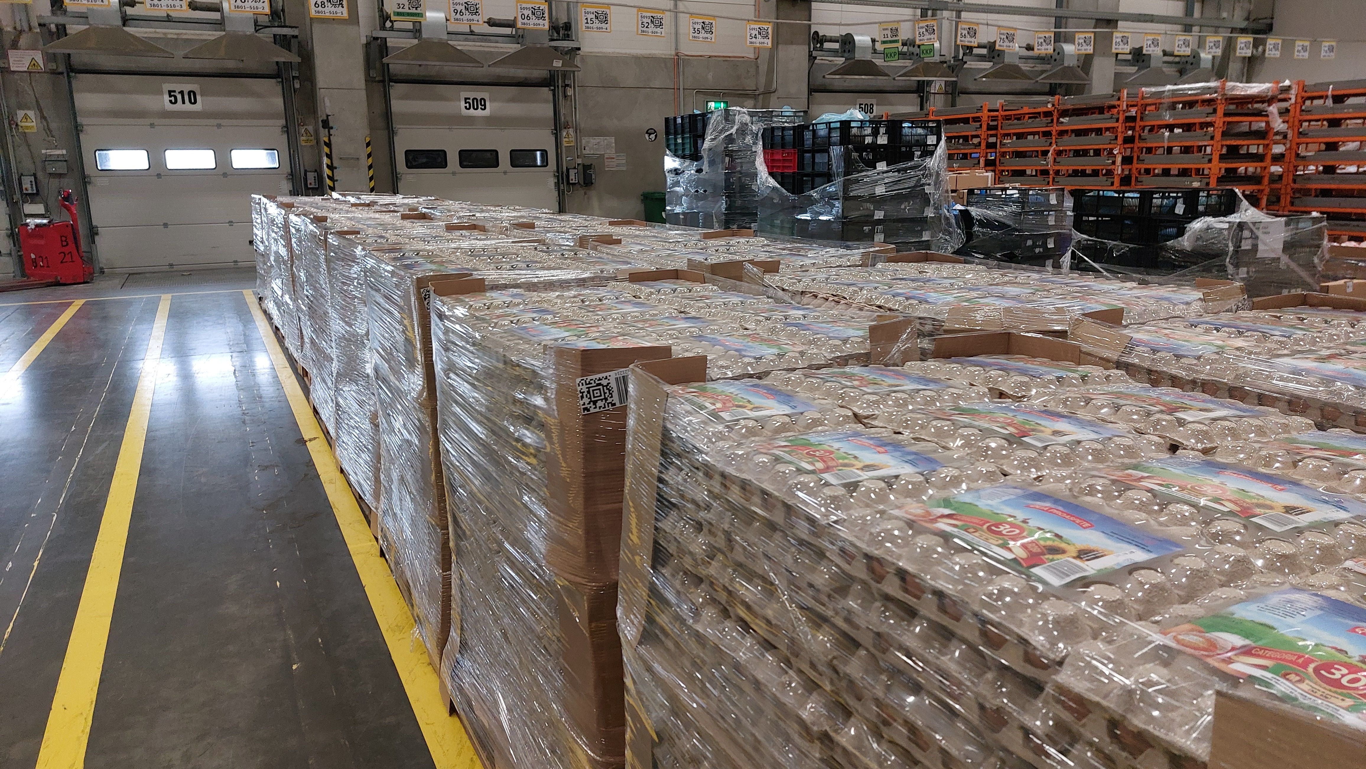 FOTO | ”Mașinăria” din spatele magazinelor Kaufland: Imagini exclusive din centrul logistic de la Turda al nemților - Poza 40