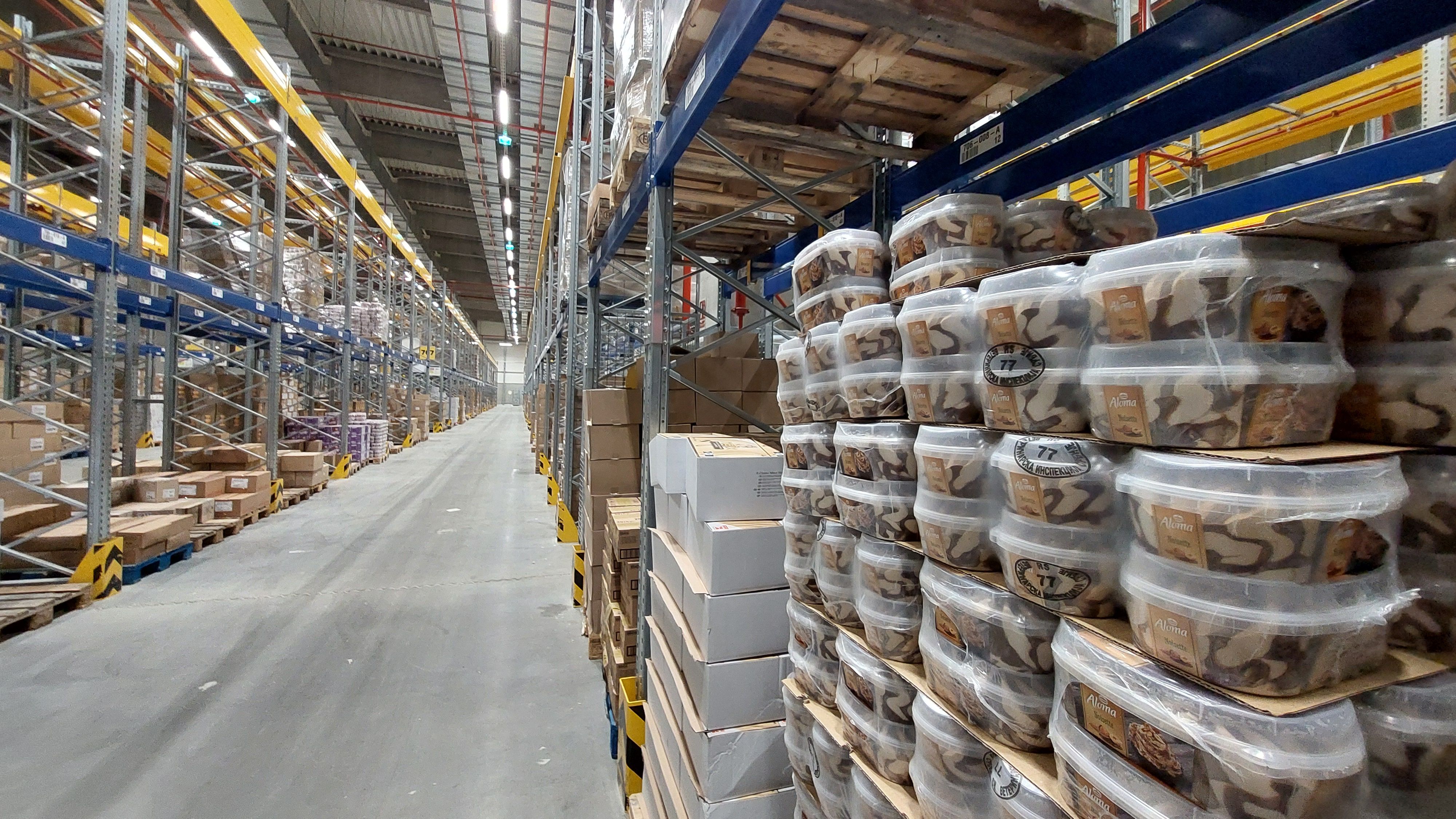 FOTO | ”Mașinăria” din spatele magazinelor Kaufland: Imagini exclusive din centrul logistic de la Turda al nemților - Poza 43