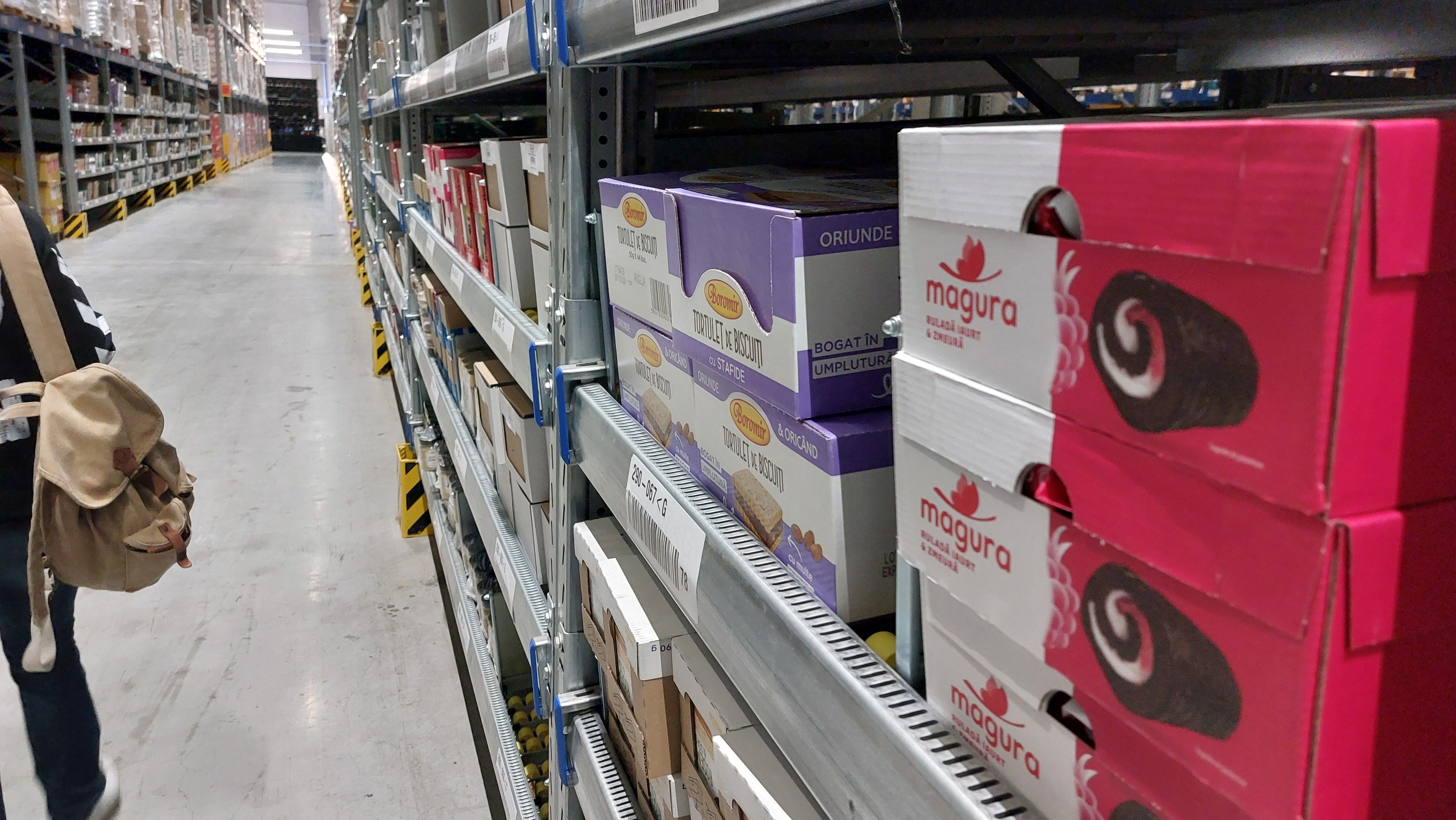 FOTO | ”Mașinăria” din spatele magazinelor Kaufland: Imagini exclusive din centrul logistic de la Turda al nemților - Poza 36