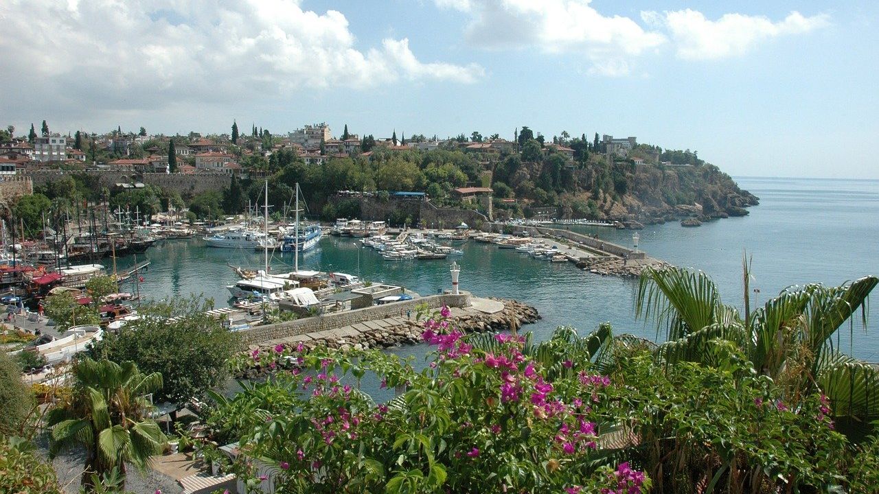 Romanii cheltuie mai mult pe vacante. Unde aleg sa calatoreasca