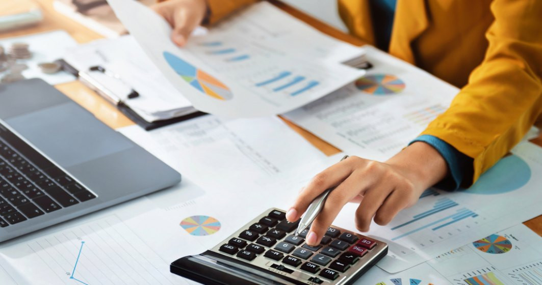 Antreprenorii din România au o nouă variantă pentru a găsi contabili: Ce lansează Raiffeisen Bank