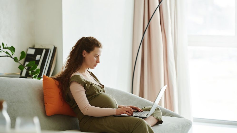 Concediu de maternitate în România. Ce trebuie să știi dacă vrei să devii mamă în 2023