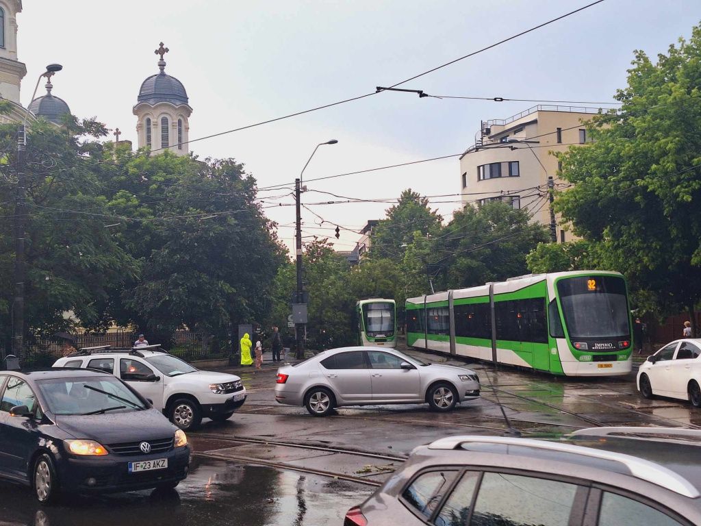 Furtună cu grindină în Capitală: Bucureștenii, dar și RO-ALERT-ul, luați prin surprindere - Imagine 4