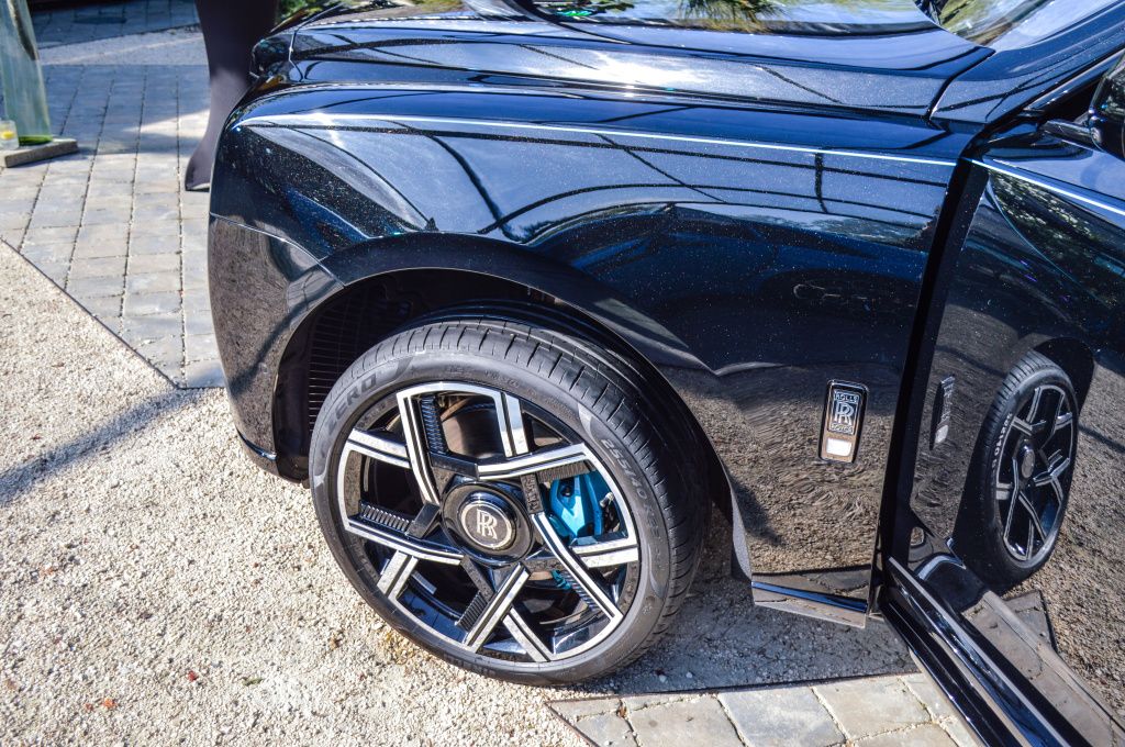 GALERIE FOTO | Rolls-Royce aduce mai multe premiere europene importante la București - Imagine 31
