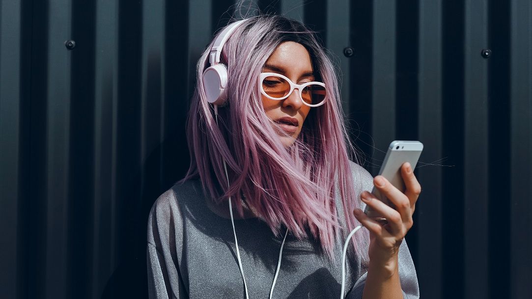 Excluși din interacțiunile sociale pentru că nu au iPhone: una dintre temerile tinerilor americani care nu au dispozitive Apple