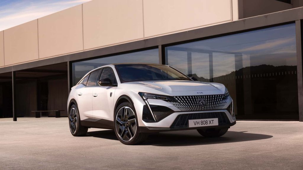 GALERIE FOTO | Peugeot a prezentat versiunea 100% electrică a lui 408 - Imagine 7