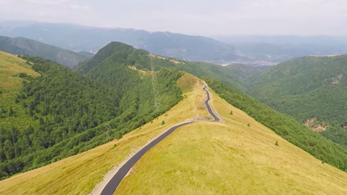 Transvilcan, drumul Voievodului Mihai Viteazul, este in curs de asfaltare. Vom avea inca o sosea montana frumoasa, alaturi de Transfagarasan si Transalpina