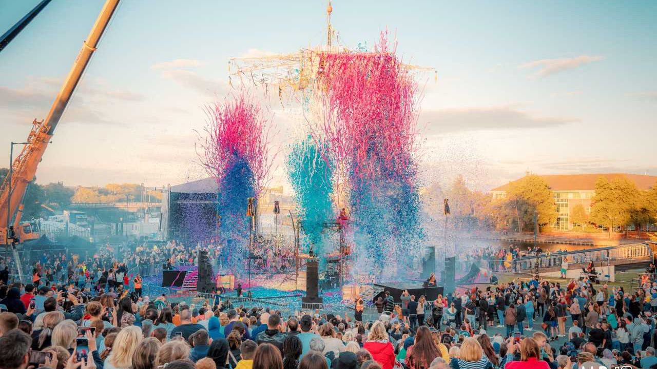 Străzile deschise „înghit” o nouă arteră acest weekend. Cartierul Aviaţiei devine pietonal