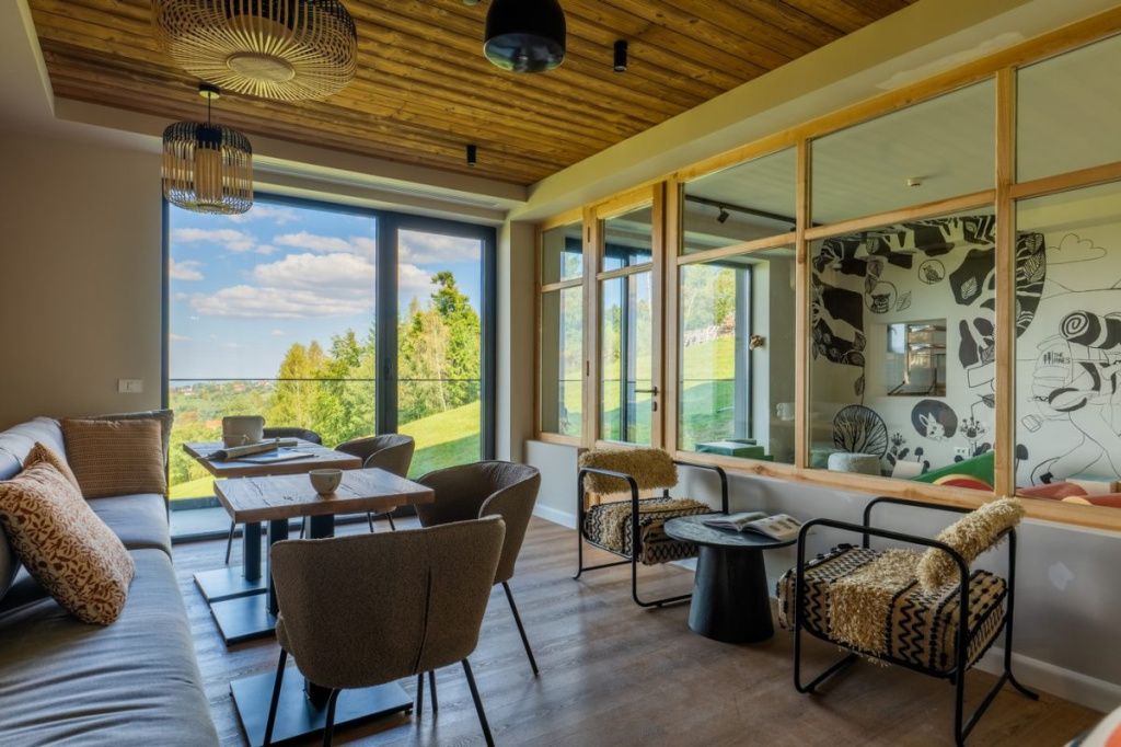 GALERIE FOTO | A fost inaugurat un nou proiect turistic de lux în inima Bucegilor - Imagine 24