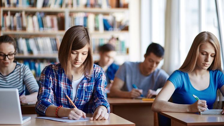 Elevii revin luni la scoala, dupa vacanta intersemestriala. Semestrul al doilea se incheie in 16 iunie