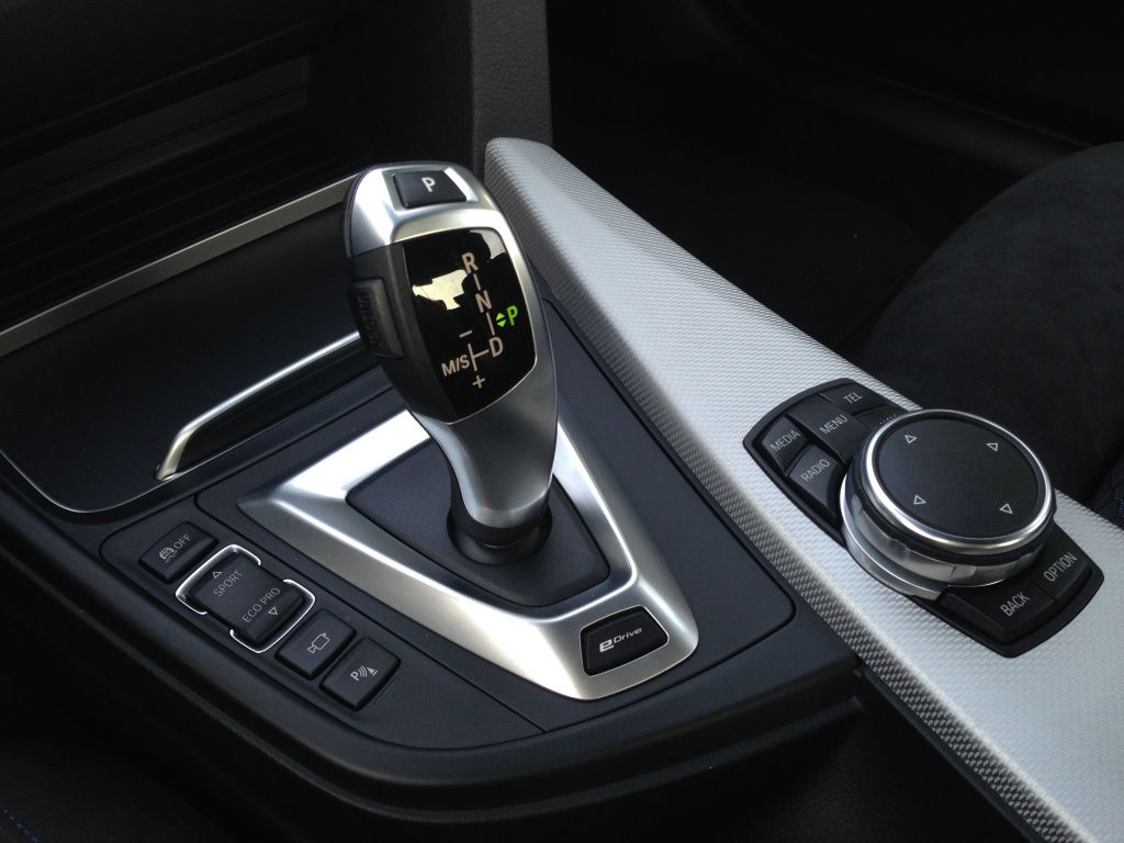 BMW 330e plug-in hybrid - Imagine 14