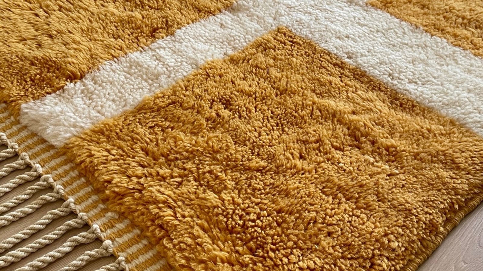 Mango+Bloom: Cum un brand românesc aduce luxul covoarelor artizanale direct în casele românilor