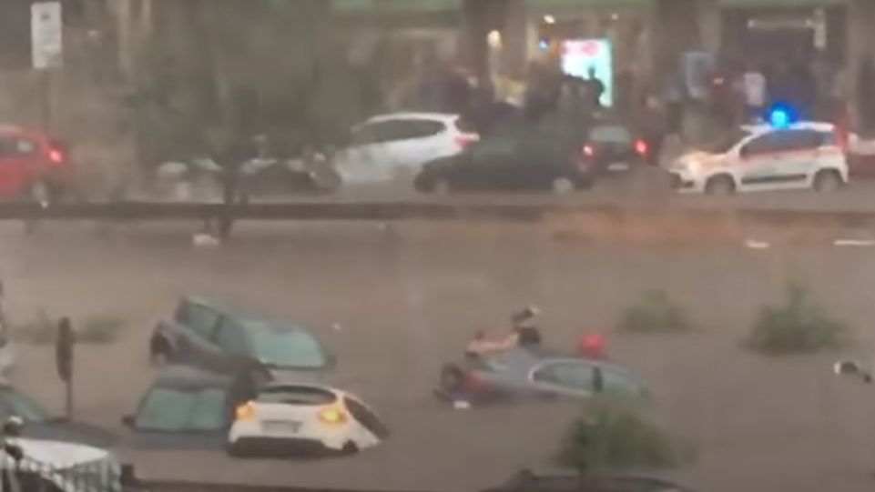 VIDEO Imagini dramatice în Palermo, după cea mai puternică ploaie din istoria oraşului