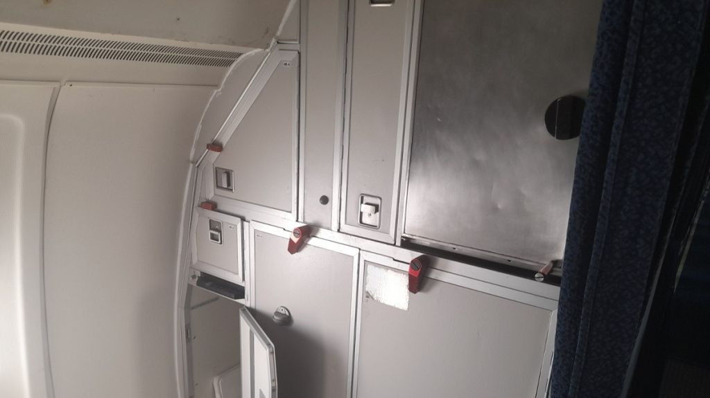 FOTO: ANAF vinde un avion deținut de unul dintre cei mai bogați români - Imagine 5