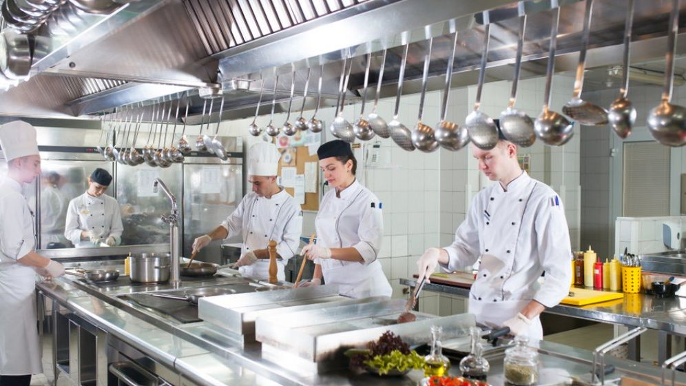 Peste 100 de cursuri GRATUITE de formare intr-o meserie pentru someri si nu numai