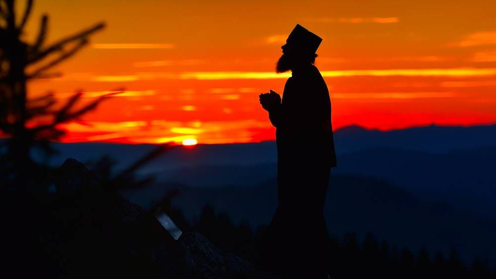 Călugării și călugărițele nu mai primesc asigurare medicală gratuită de la stat. Măsurile fiscale lovesc și în mănăstiri