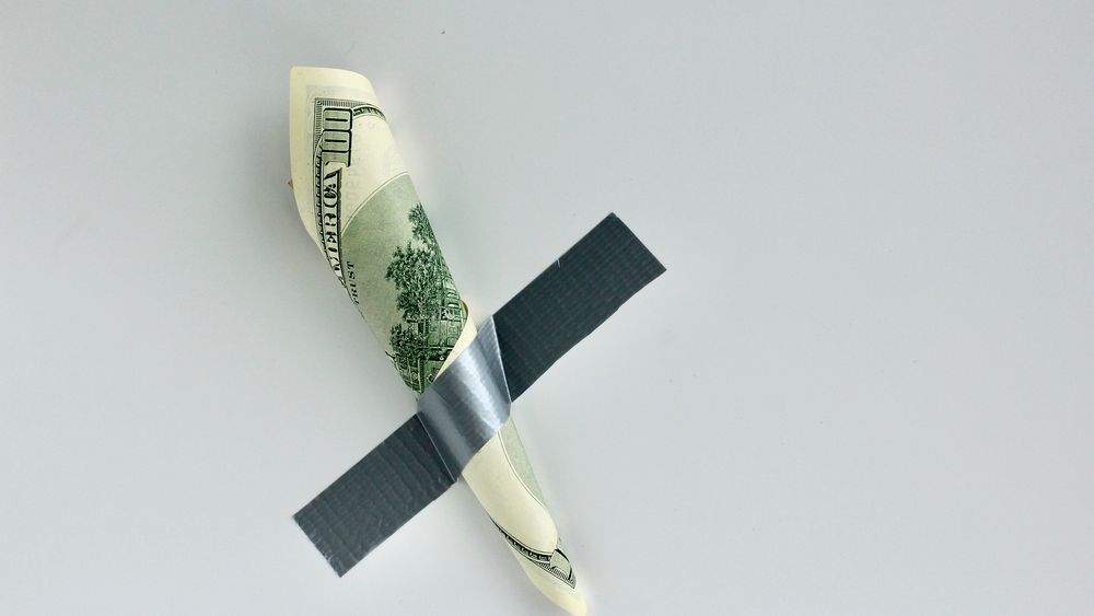 Tablourile nu se mai pun doar pe perete, ci și la seif: Cine sunt românii care investesc în artă?