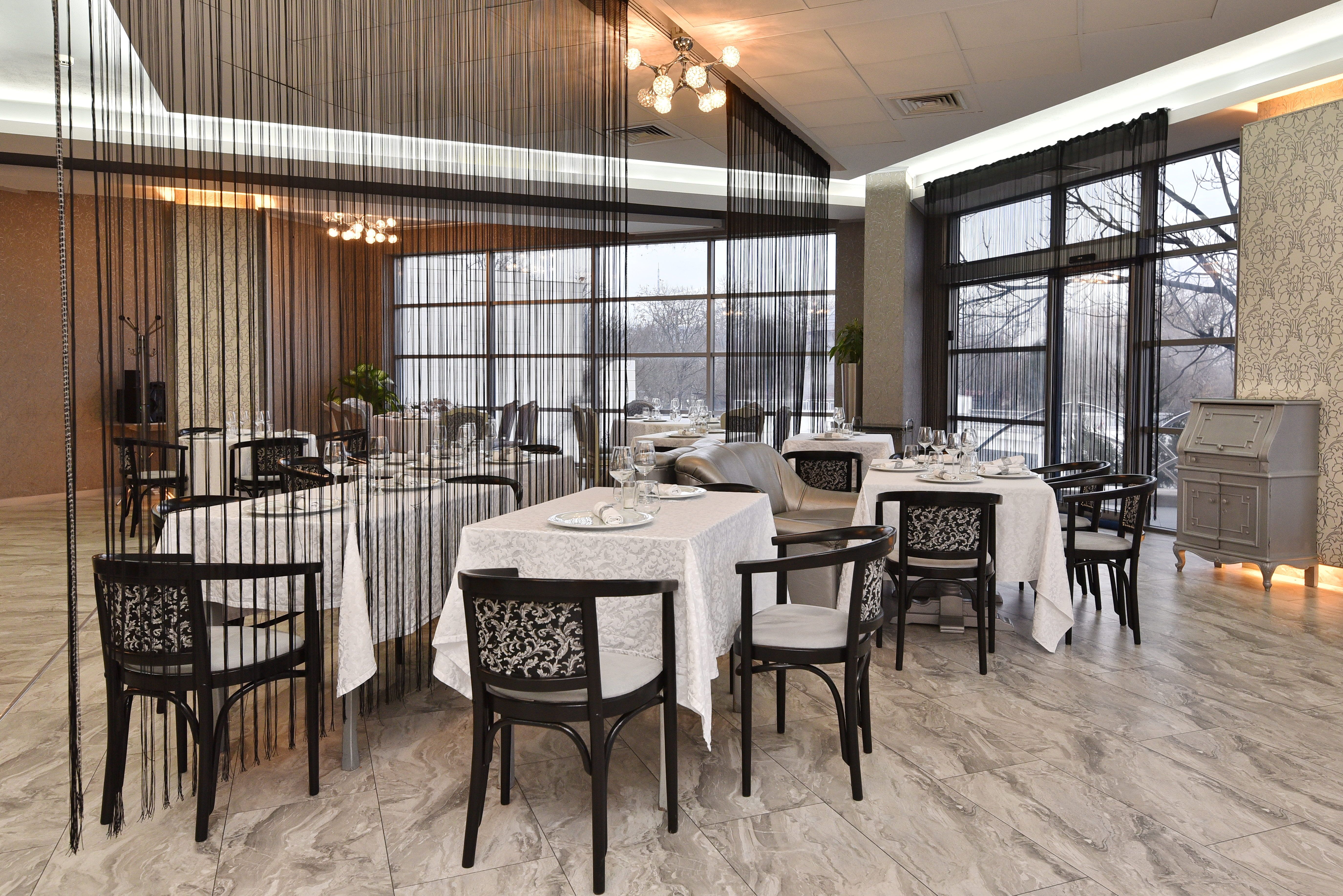 [FOTO] Hotelul Continental Forum din Oradea, redeschis după o investiție de 4 milioane de euro - Poza 8