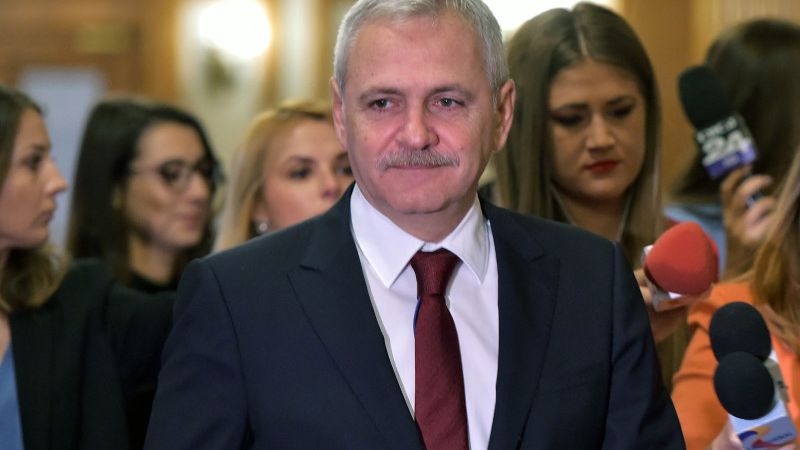 Razboiul valizelor. Motiunea de cenzura impotriva Guvernului, adusa intr-o valiza. Dragnea a gasit doua geamantane "cu gogosi"