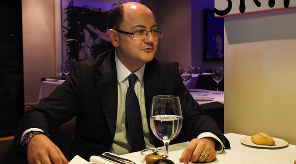 La pranz cu Catalin Cretu, director Visa Europe pentru Romania, Croatia si Slovenia - Imagine 1