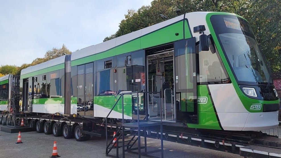 Viceprimarul PMB a prezentat la Salonul Auto București noul tramvai care va circula în Capitală