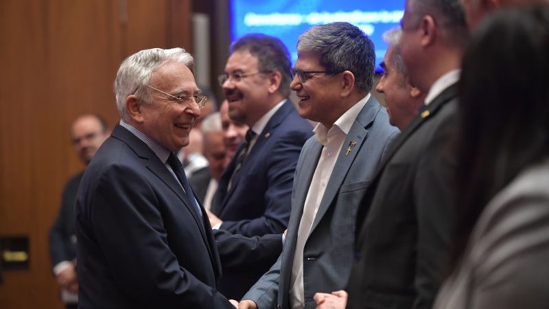 Zi decisivă pentru tăierea dobânzilor: Ce hotărâre cred bancherii că va lua Isărescu