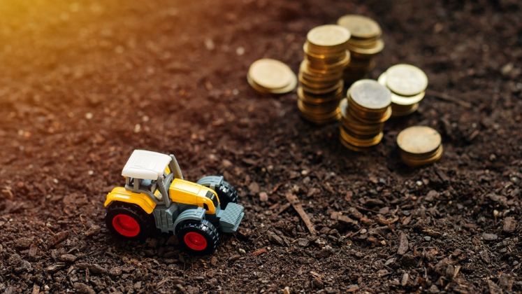 Programul de guvernare: Romania trebuie sa investeasca masiv in infrastructura si in fabrici noi