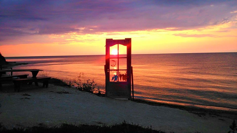 Se schimba regulile in 2 Mai si Vama Veche: se interzice comertul ambulant pe plaja si vanzarea pe strada a bauturilor alcoolice