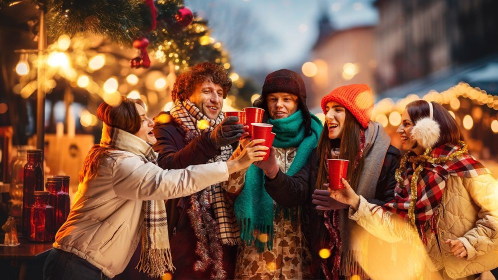 Ho, ho, ho, cu prețuri uriașe. Cât costă vinul fiert și mâncarea la cele mai mari târguri de Crăciun din Europa. Mulți europeni au avut un „șoc festiv”