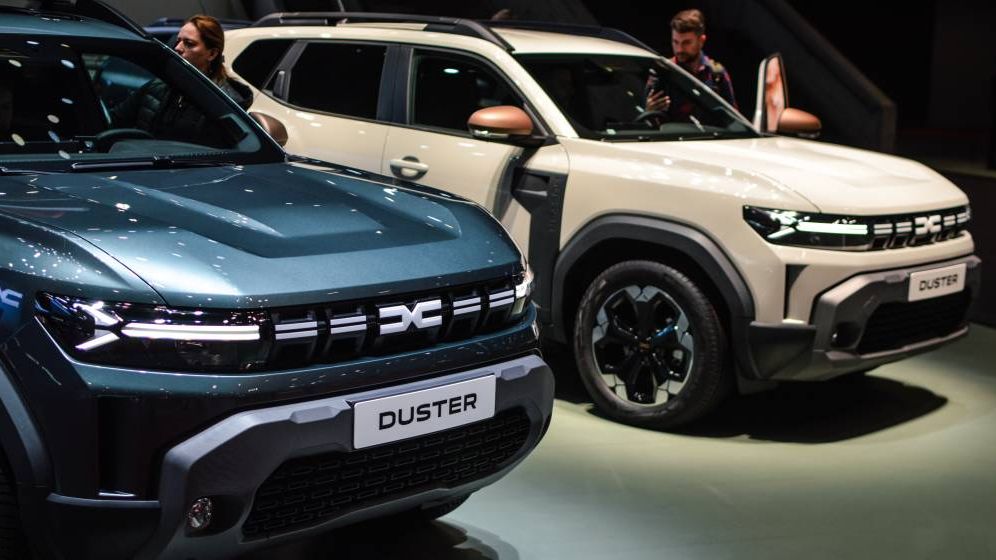 Analiză: Dacia pierde clienți în România. Piața auto din România scade cu 13%