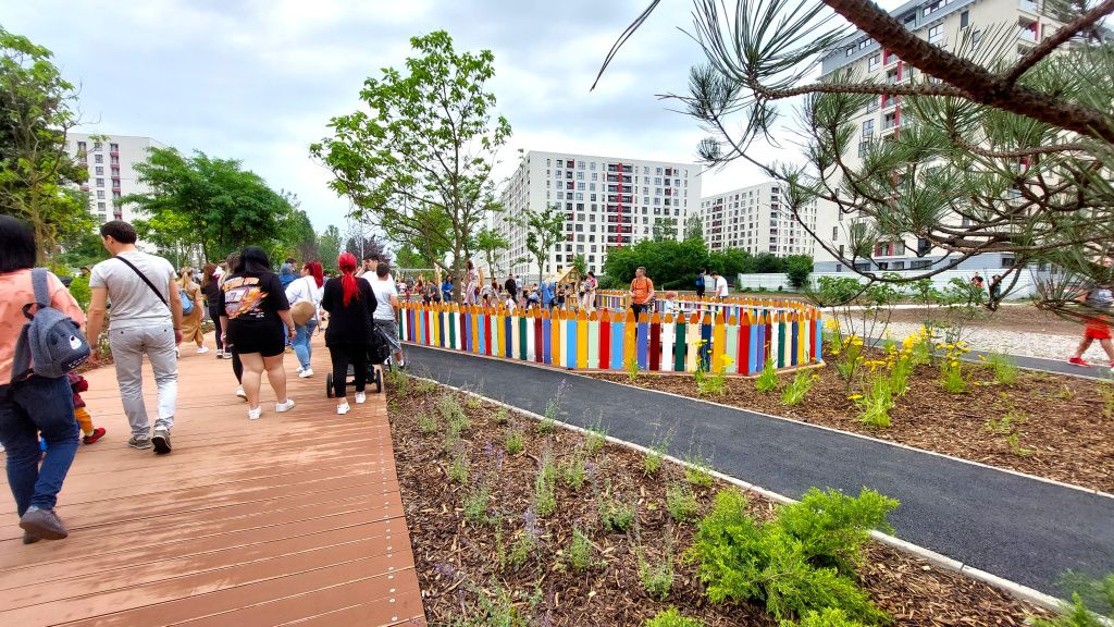 GALERIE FOTO | Cum arată cel mai nou parc din București, inaugurat chiar de Ziua Copilului - Imagine 18
