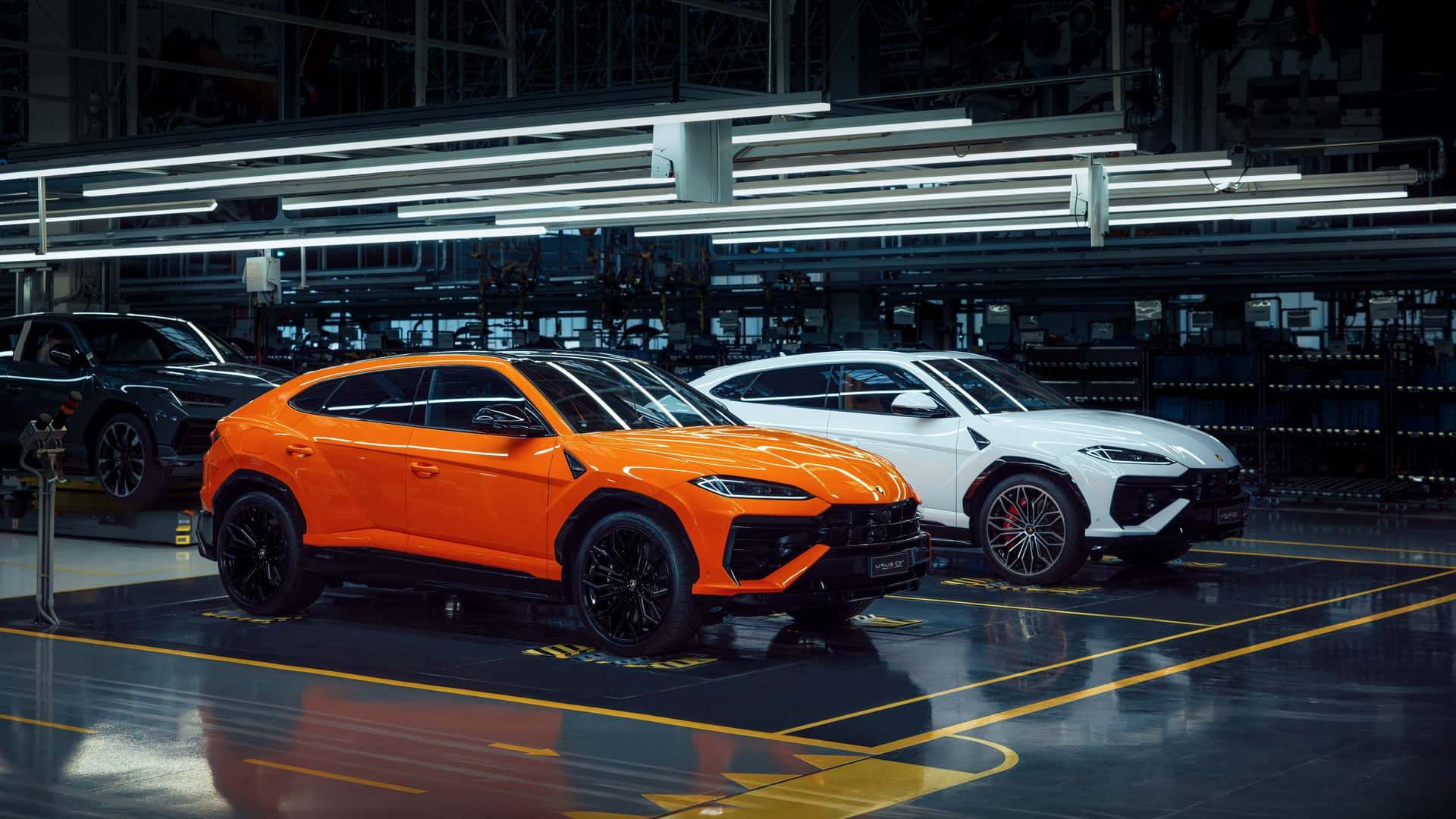 Cel mai popular Lamborghini devine hibrid. Urus SE are aproape 800 cai putere