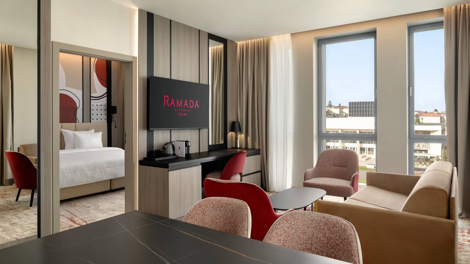 Un oficiu poștal din România a fost transformat într-un hotel inteligent dotat cu tehnologie de ultimă generație