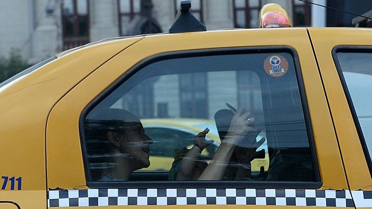 Aeroportul Otopeni: 2.000 de taxiuri au fost autorizate sa preia pasageri