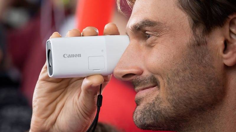 (P)Mai aproape de acţiune cu Canon PowerShot ZOOM