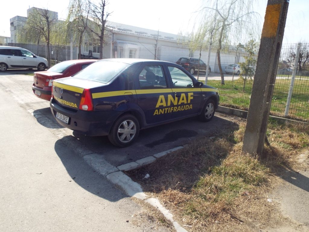 Masina ANAF Antifrauda in parcarea InterAgro