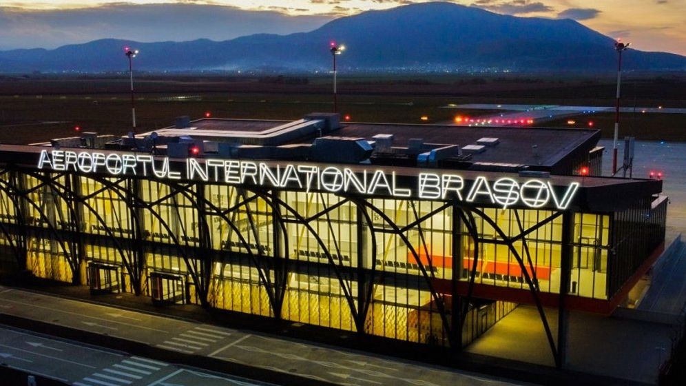 Aeroportul Brașov a trecut la program de 16 ore. Au mai rămas însă doar 5 curse aeriene pe zi
