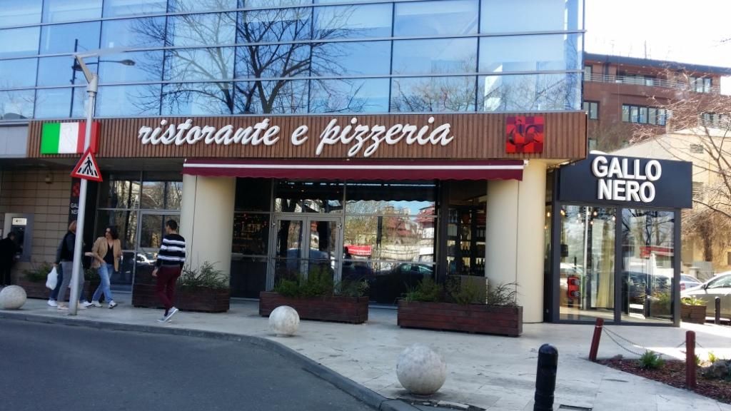 Review George Butunoiu: Alt restaurant de la care pleci cu hainele imputite de fum!