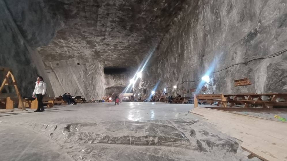 Finanțele vor să îi dea afară pe directorii de la Apele Române și Salrom după tragedia de la Salina Praid