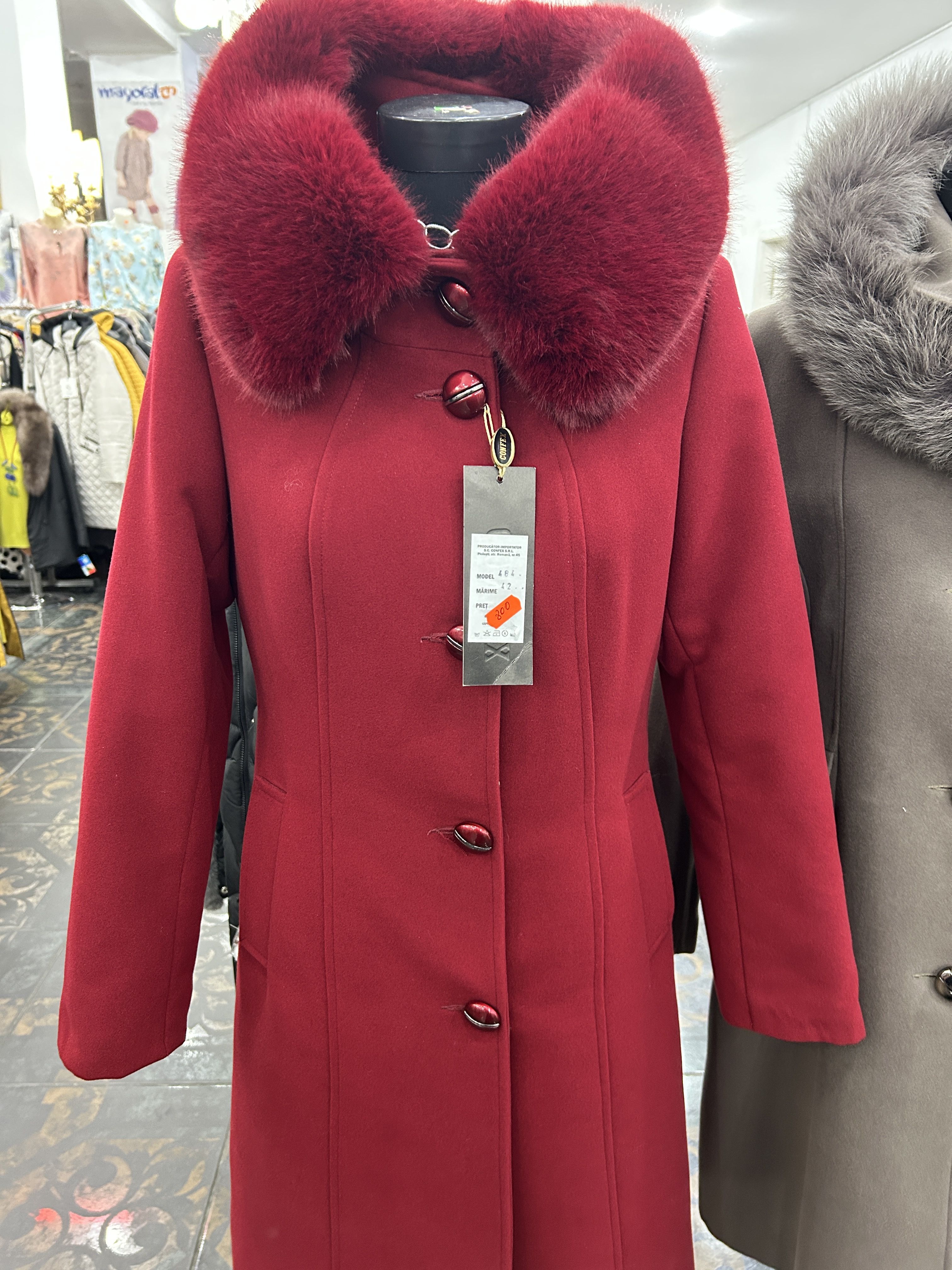 FOTO | Ce a mai rămas din Magazinul Victoria: Locul care „dădea moda” acum 100 de ani te îmbracă acum pentru un București care nu mai există - Poza 11