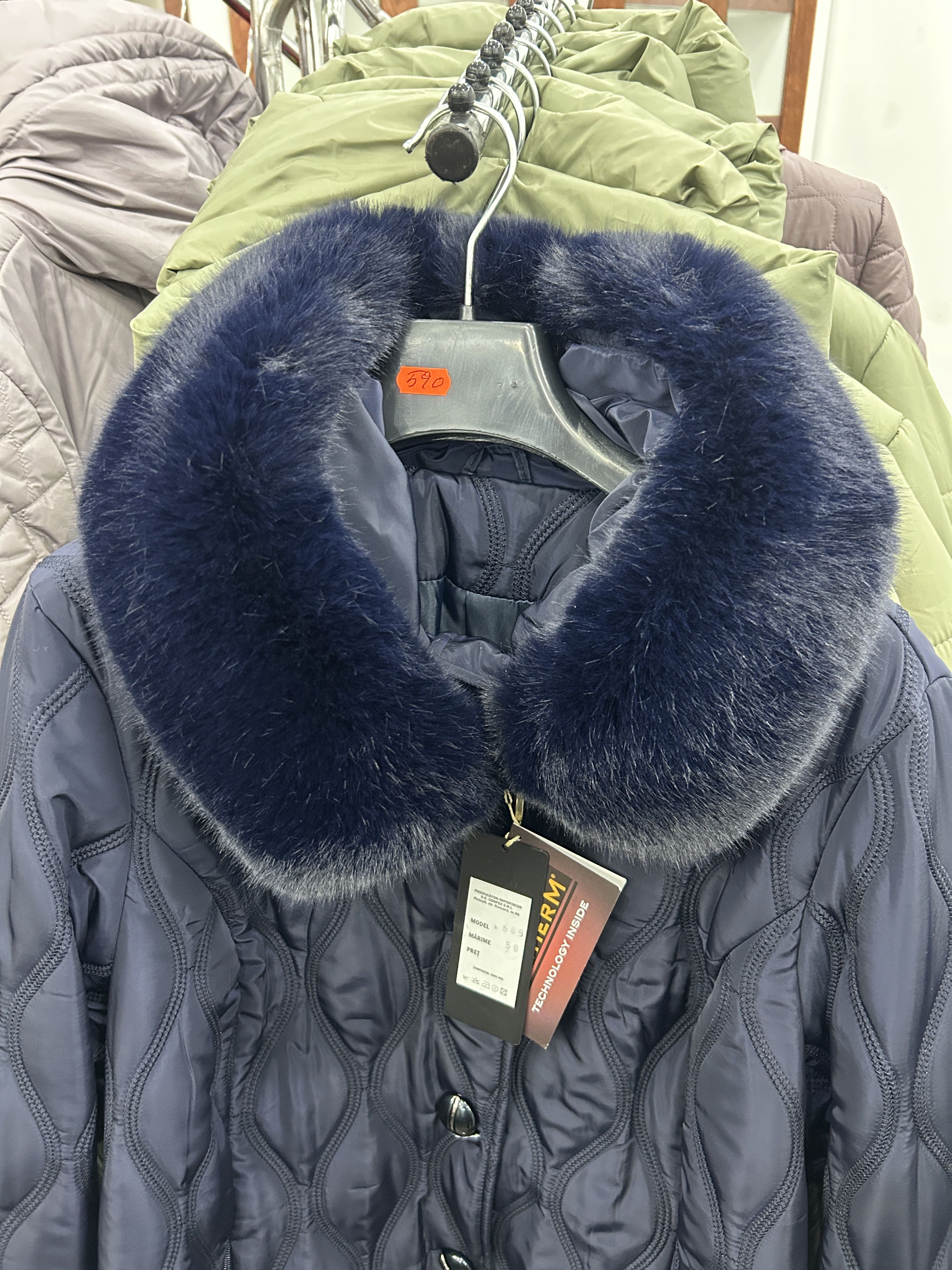 FOTO | Ce a mai rămas din Magazinul Victoria: Locul care „dădea moda” acum 100 de ani te îmbracă acum pentru un București care nu mai există - Poza 12