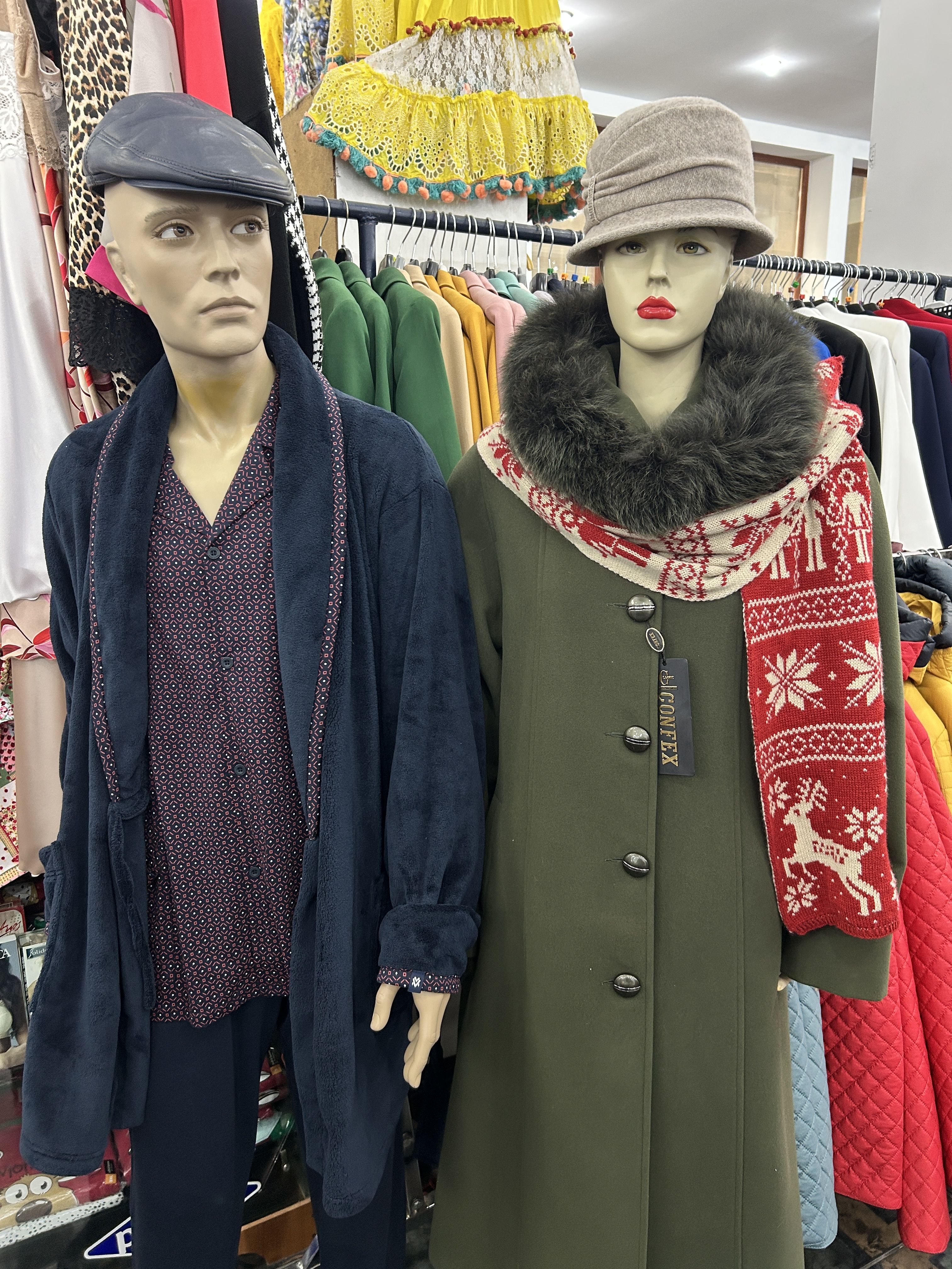 FOTO | Ce a mai rămas din Magazinul Victoria: Locul care „dădea moda” acum 100 de ani te îmbracă acum pentru un București care nu mai există - Poza 8