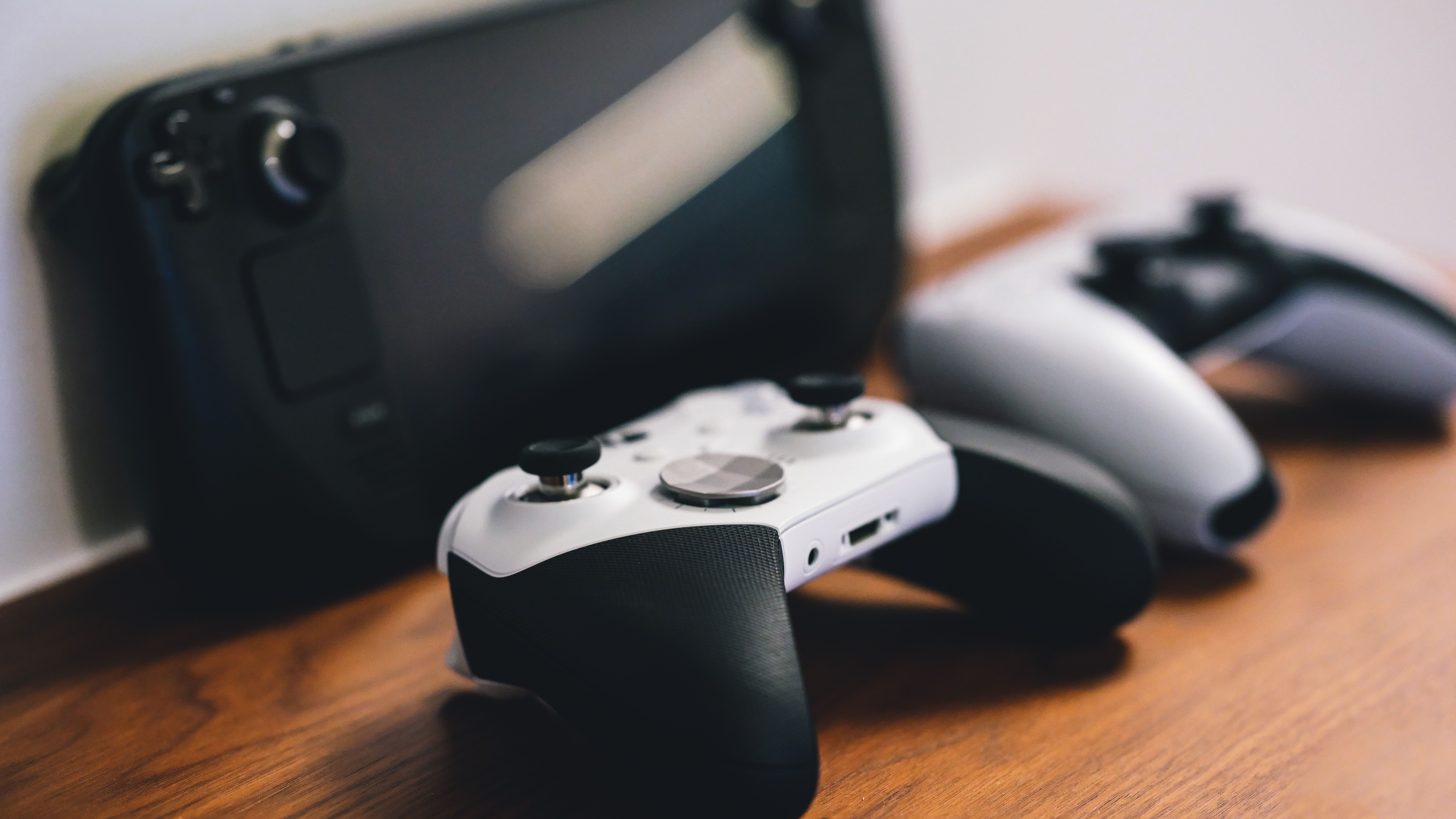 Adevăratul motiv pentru care gamerii locali se refugiază în lumile digitale în fiecare sezon de sărbători