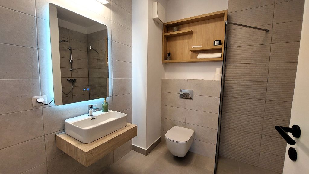 Cum arată un apartament nou de 3 camere de 152.000 de euro din sud-vestul Capitalei - Imagine 27